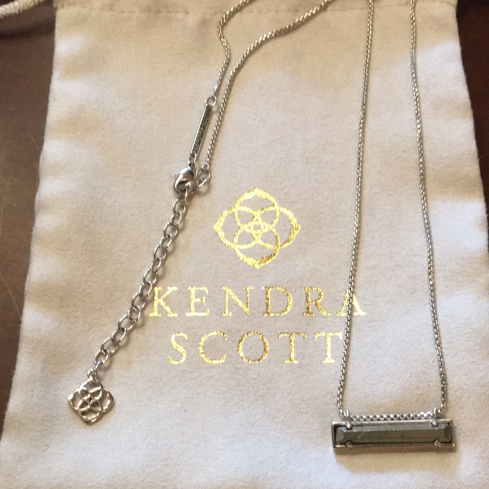 Kendra Scott bar necklace